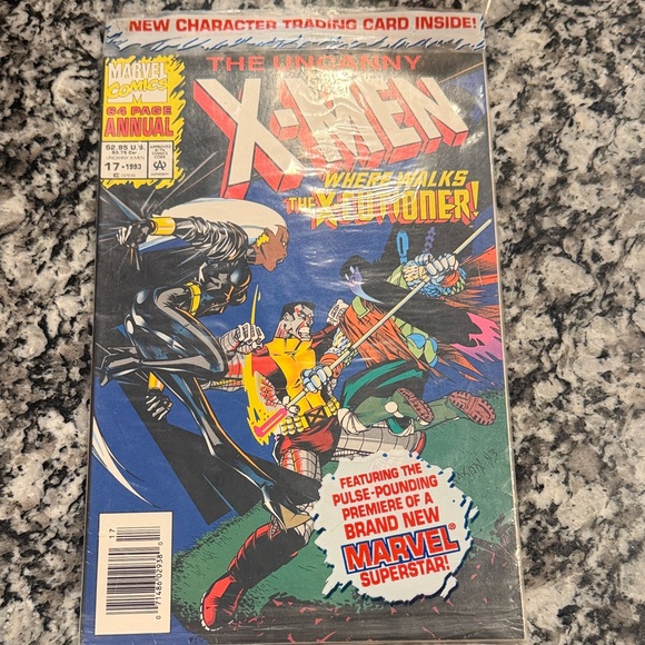 Marvel Other - Marvel X-Men Annual Comic with Dynamic Cover